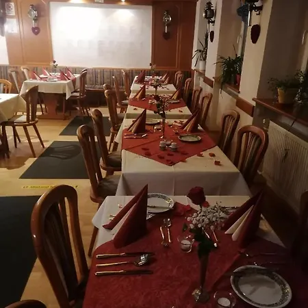 招待所 珀斯特酒店 3*